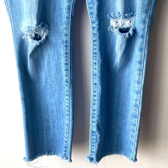 Levi’s  women’s regular fit - Picture 5 of 9